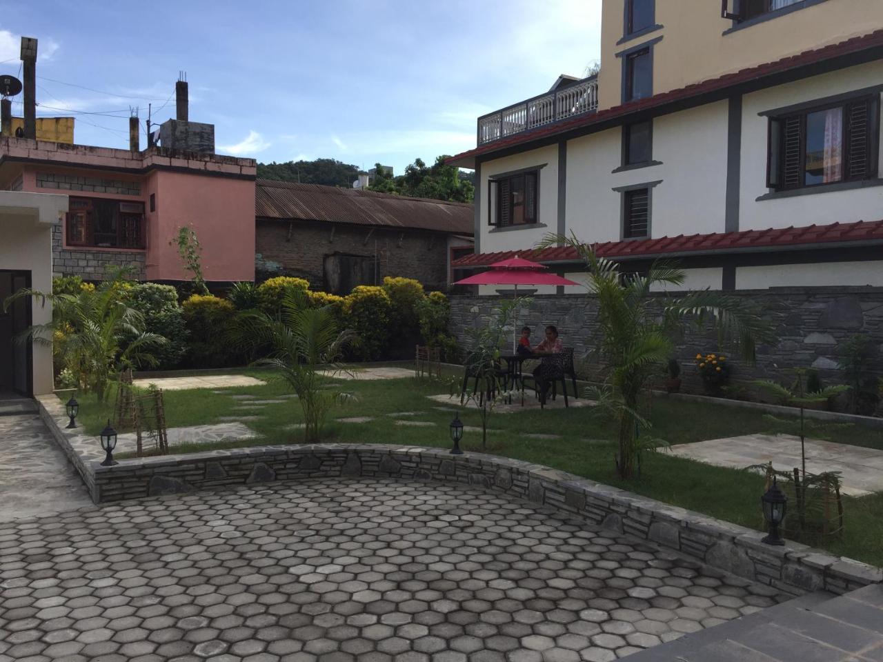 Hotel K2 Pokhara Exterior foto